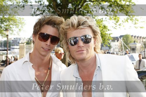 Amsterdam 6 augustus 2009
Premiere circus Stiletto in Carre. Hans Klok met zijn vriend
Peter Smulders bv