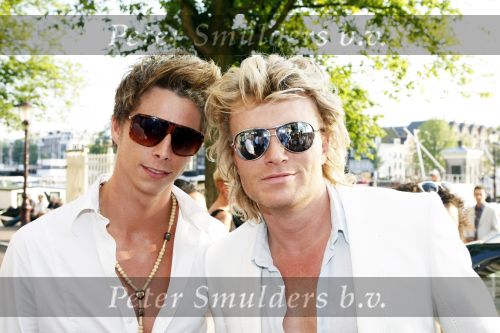 Amsterdam 6 augustus 2009
Premiere circus Stiletto in Carre. Hans Klok met zijn vriend
Peter Smulders bv
