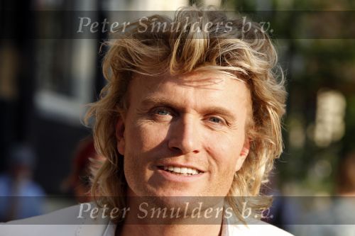 Amsterdam 6 augustus 2009
Premiere circus Stiletto in Carre. Hans Klok met zijn vriend
Peter Smulders bv
