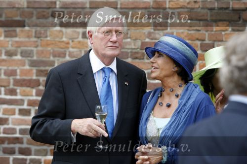 Breukelen 17 juni 2009
Haringparty op Neijenrode. hans Wiegel met vriendin
Peter Smulders bv