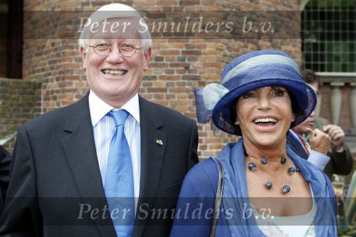 Breukelen 17 juni 2009
Haringparty op Neijenrode. hans Wiegel met vriendin
Peter Smulders bv