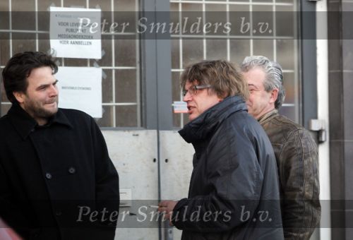 Amsterdam 12 januari 2010
Henk Westbroek drinkt kopje koffie en rookt sigaret op straat.
Peter Smulders bv