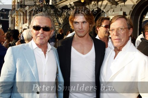 Amsterdam 6 augustus 2009
Premiere circus Stiletto in Carre. Huub Stapel en Frans Molenaar
Peter Smulders bv