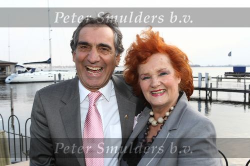 Oud Loosdrecht, 11 Maart 2010
Receptie t.g.v. 50 jaar artiest zijn van Anneke Gronloh
Imca Marina met Aristakis
Foto Peter Smulders BV