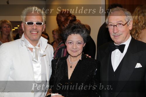 Amsterdam, 28 Februari 2010
Modeshow Paul Schulten in Hotel Okura
Irene Schreuder met haar man Hans Schreuder en..
Foto Peter Smulders BV