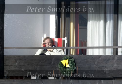 Oberlech 22 februari 2010
Ivo Niehe geniet van het zonnetje op het terras van zijn hotel.
Peter Smulders bv