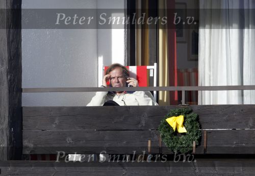 Oberlech 22 februari 2010
Ivo Niehe geniet van het zonnetje op het terras van zijn hotel.
Peter Smulders bv