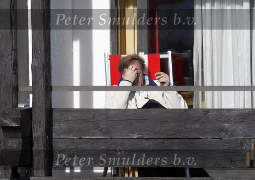 Oberlech 22 februari 2010
Ivo Niehe geniet van het zonnetje op het terras van zijn hotel.
Peter Smulders bv