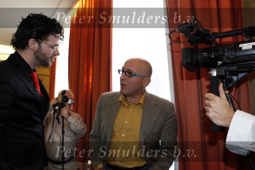 Den Haag 14 januari 2010
Edwin de Roy van Zuydewijn en zijn advocaat Mark Meijjer geven persconferentie ivm onderzoek van de nationale ombudsman. Jakhals Erik
Peter Smulders bv