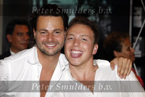 Amsterdam 13 juni 2009
De Toppers in concert in de arena met Rene Froger Gordon en Jeroen v d Boom. Jamai met Fred v Leers
Peter Smulders bv