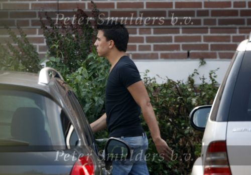 Volendam 2 juli 2009
Jan Smit met audi a8 op stap in Volendam. Jan Smit met witte Roos die hij bij de zus van Yolanthe in Hilversum afgeeft
Peter Smulders bv