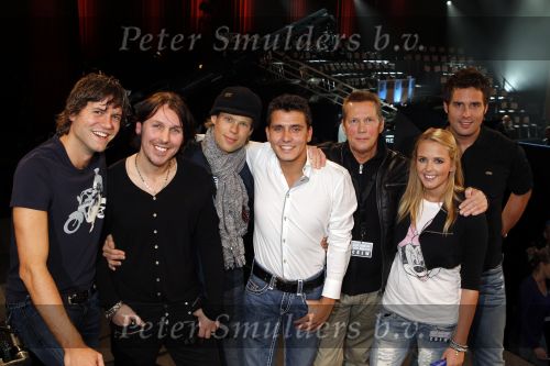 Hilversum 21 januari 2010
Rtl SBS en de NOS hebben samen een tv programma en aktie in elkaar gedraaid om zoveel mogelijk geld op te halen voor giro 55 ten bate van Haiti. Jan Smit 3J\'s Nick en Simon en Monique Smit
Peter Smulders bv
