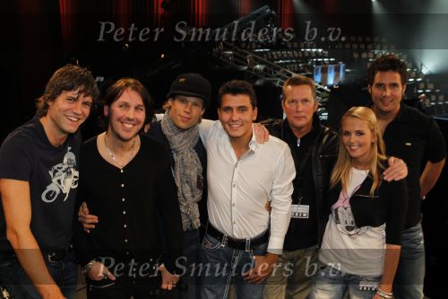 Hilversum 21 januari 2010
Rtl SBS en de NOS hebben samen een tv programma en aktie in elkaar gedraaid om zoveel mogelijk geld op te halen voor giro 55 ten bate van Haiti. Jan Smit 3J\'s Nick en Simon en Monique Smit
Peter Smulders bv