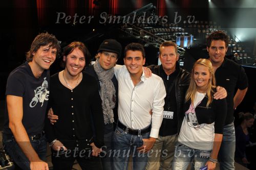 Hilversum 21 januari 2010
Rtl SBS en de NOS hebben samen een tv programma en aktie in elkaar gedraaid om zoveel mogelijk geld op te halen voor giro 55 ten bate van Haiti. Jan Smit 3J\'s Nick en Simon en Monique Smit
Peter Smulders bv