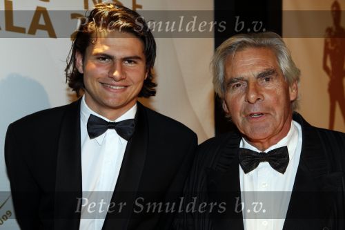 Amsterdam 15 december 2009
Sportman van het jaar verkiezing in de RAI. Jan Stekelenburg met zoon
Peter Smulders bv