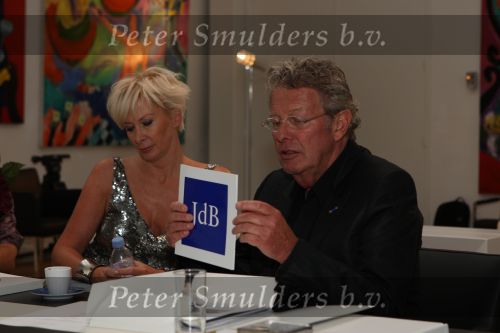 Naarden Vesting, 7 Juni 2009
Perspresentatie van nieuwe produkten Jan des Bouvries en Monique des Bouvrie en Paul Fagel in het Arsenaal.

Foto Peter Smulders BV