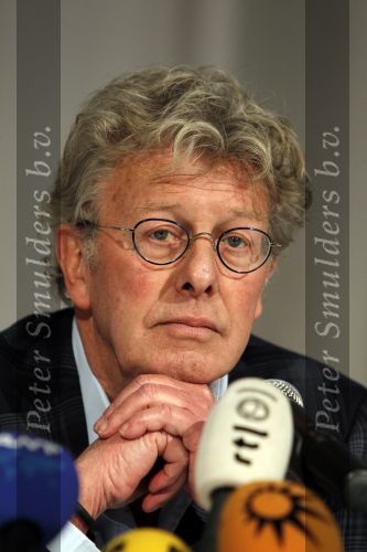 Naarden Vesting 11 maart 2010
Jan des Bouvrie geeft bij het arsenaal een persconferentie inzake zijn arrestatie door de politie.
Peter Smulders bv
