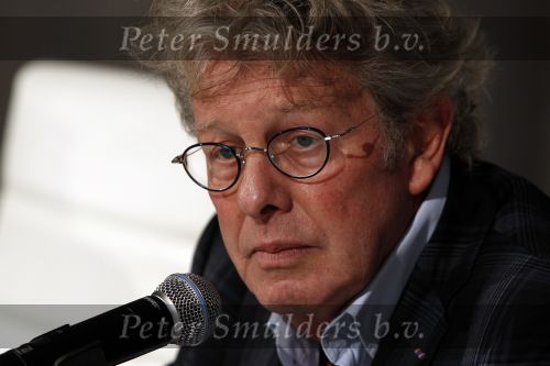 Naarden Vesting 11 maart 2010
Jan des Bouvrie geeft bij het arsenaal een persconferentie inzake zijn arrestatie door de politie.
Peter Smulders bv