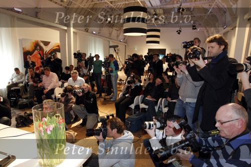 Naarden Vesting 11 maart 2010
Jan des Bouvrie geeft bij het arsenaal een persconferentie inzake zijn arrestatie door de politie.
Peter Smulders bv