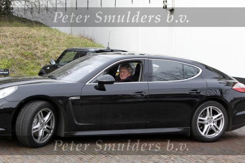 Naarden 18 maart 2010
Surprise feestje voor ivo niehe ivm 35 jaar werken voor de tros bij het arsenaal. Jan des Bouvrie in Porsche Panamera
Peter Smulders bv