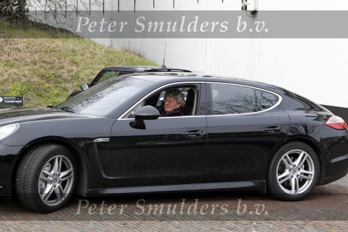 Naarden 18 maart 2010
Surprise feestje voor ivo niehe ivm 35 jaar werken voor de tros bij het arsenaal. Jan des Bouvrie in Porsche Panamera
Peter Smulders bv