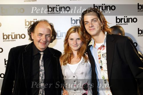 Amsterdam 20 juni 2009
Premiere Bruno in Tuschinski. Jean v d Velde met zijn zoon Yannick en zijn vriendin
Peter Smulders bv