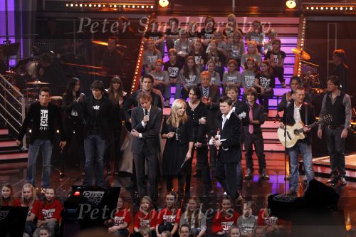 Hilversum 21 januari 2010
Rtl SBS en de NOS hebben samen een tv programma en aktie in elkaar gedraaid om zoveel mogelijk geld op te halen voor giro 55 ten bate van Haiti. Jeroen Pauw Linda de Mol en Beau v Erven Dorens
Peter Smulders bv
