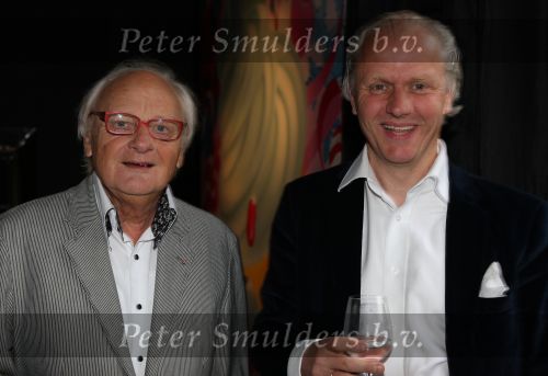 Naarden Vesting, 7 Juni 2009
Perspresentatie van nieuwe produkten Jan des Bouvries en Monique des Bouvrie en Paul Fagel in het Arsenaal.
Job Ubbens met Ferry Hoogendijk
Foto Peter Smulders BV