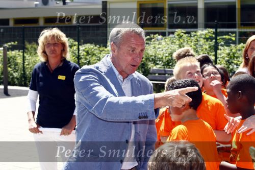 Den Haag 2 juni 2009
Prinses Maxima en Johan Cruijff openen cruijff voetbalveld in Den Haag.
Peter Smulders bv
