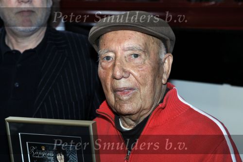 Leiden 19 januari 2010
Presenatie boek van de zangeres zonder naam geschreven door Ben Holthuis en de nieuwe cd. Johnny Hoes
Peter Smulders bv