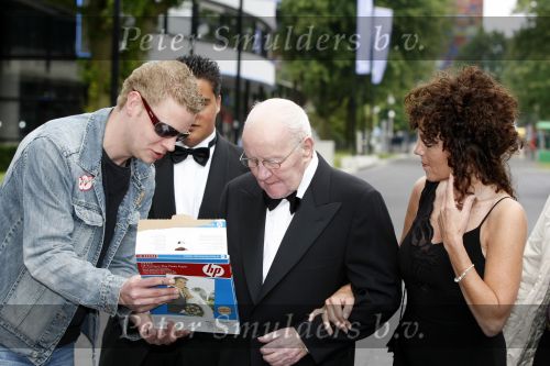 Hilversum 8 juni 2009
Uitreiking musical awards in studio 22. Johnny Kraaykamp sr met dochter en kleinzoon
Peter Smulders bv
