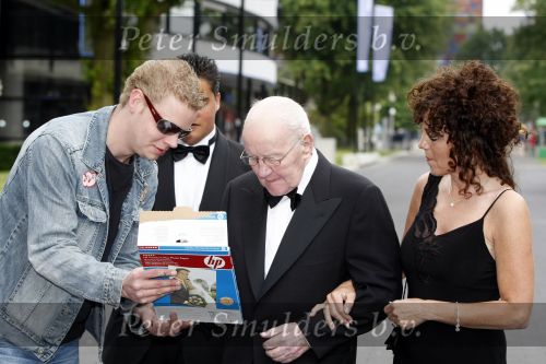 Hilversum 8 juni 2009
Uitreiking musical awards in studio 22. Johnny Kraaykamp sr met dochter en kleinzoon
Peter Smulders bv