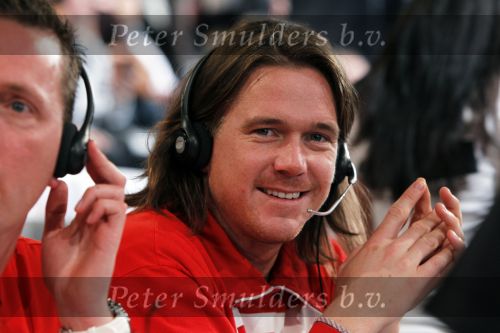 Hilversum 21 januari 2010
Rtl SBS en de NOS hebben samen een tv programma en aktie in elkaar gedraaid om zoveel mogelijk geld op te halen voor giro 55 ten bate van Haiti. Johnny de Mol jr
Peter Smulders bv