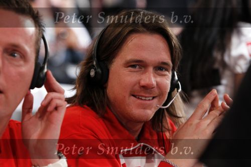Hilversum 21 januari 2010
Rtl SBS en de NOS hebben samen een tv programma en aktie in elkaar gedraaid om zoveel mogelijk geld op te halen voor giro 55 ten bate van Haiti. Johnny de Mol jr
Peter Smulders bv