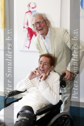 Amsterdam 25 juni 2009
Opening galerie van Josine v Dalsum. Josine kwam in rolstoel en was erg emotioneel. Haar man John v d Rest deed het woord.
Peter Smulders bv