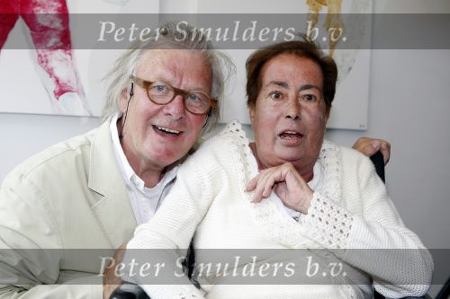 Amsterdam 25 juni 2009
Opening galerie van Josine v Dalsum. Josine kwam in rolstoel en was erg emotioneel. Haar man John v d Rest deed het woord.
Peter Smulders bv
