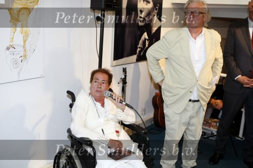 Amsterdam 25 juni 2009
Opening galerie van Josine v Dalsum. Josine kwam in rolstoel en was erg emotioneel. Haar man John v d Rest deed het woord.
Peter Smulders bv