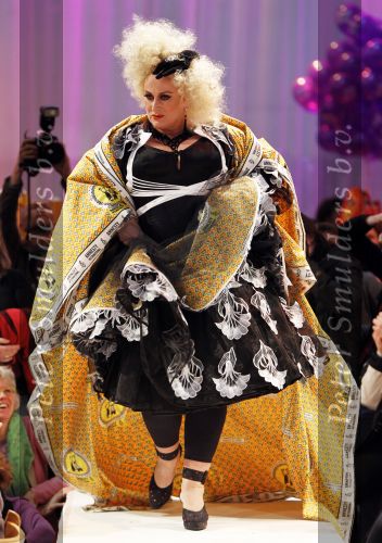 Amsterdam 6 maart 2010
Modeshow voor amnesty international bij de westergasfabriek. Karin Bloemen
Peter Smulders bv