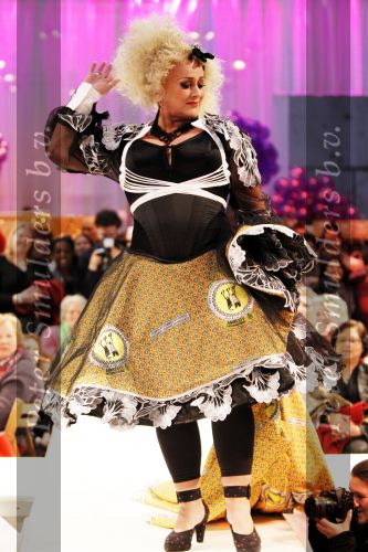 Amsterdam 6 maart 2010
Modeshow voor amnesty international bij de westergasfabriek. Karin Bloemen
Peter Smulders bv