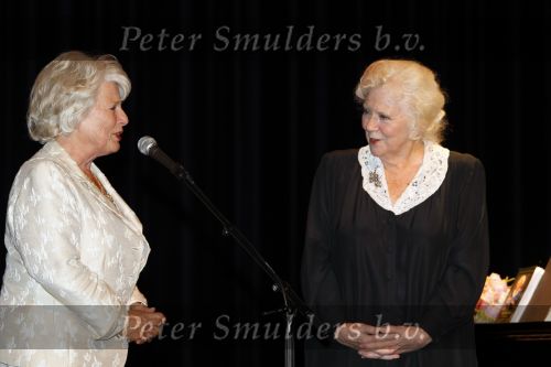 Lommel 7 juni 2009
Marie Cecile Moerdijk viert haar 80e verjaardag in schouwburg van Lommel. Met Karla Peijs
Peter Smulders bv