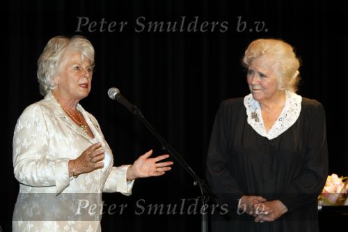 Lommel 7 juni 2009
Marie Cecile Moerdijk viert haar 80e verjaardag in schouwburg van Lommel. Met Karla Peijs
Peter Smulders bv