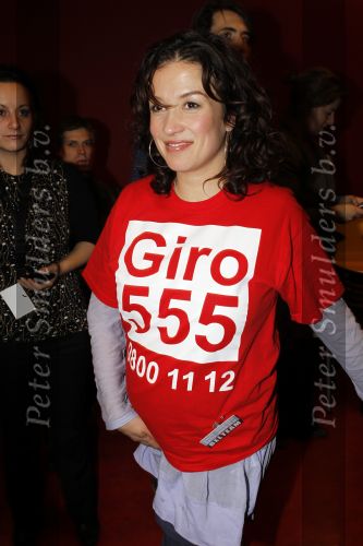 Hilversum 21 januari 2010
Rtl SBS en de NOS hebben samen een tv programma en aktie in elkaar gedraaid om zoveel mogelijk geld op te halen voor giro 55 ten bate van Haiti. Katja Schuurman zwanger
Peter Smulders bv