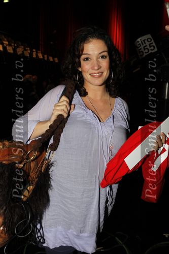 Hilversum 21 januari 2010
Rtl SBS en de NOS hebben samen een tv programma en aktie in elkaar gedraaid om zoveel mogelijk geld op te halen voor giro 55 ten bate van Haiti. Katja Schuurman zwanger
Peter Smulders bv