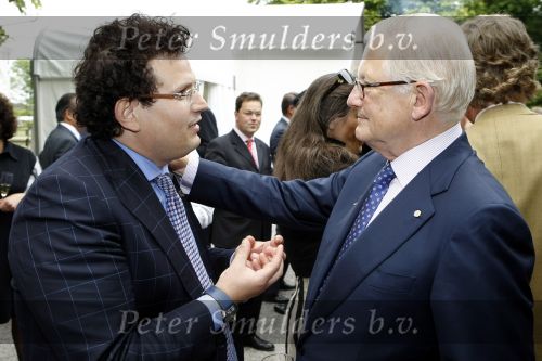 Breukelen 17 juni 2009
Haringparty op Neijenrode. Pieter v Vollenhoven met Khalil Farjallah
Peter Smulders bv