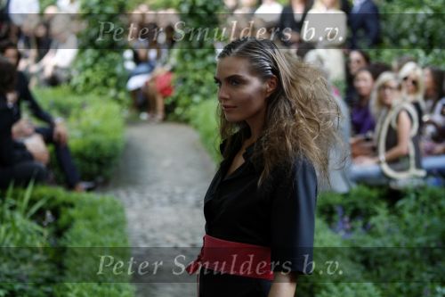 Amsterdam 16 juni 2009
Modeshow La Dress by Simone v Trojen. Kim Feenstra
Peter Smulders bv
