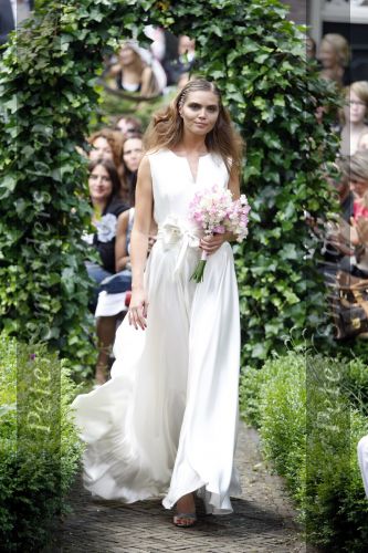Amsterdam 16 juni 2009
Modeshow La Dress by Simone v Trojen. Kim Feenstra
Peter Smulders bv