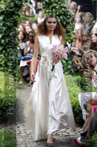 Amsterdam 16 juni 2009
Modeshow La Dress by Simone v Trojen. Kim Feenstra
Peter Smulders bv