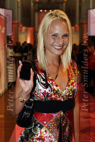 Amsterdam 2 juni 2009
Presentatie van de nieuwe samsung lady phone in de duif. Kimberly Klaver met vriend
Peter Smulders bv