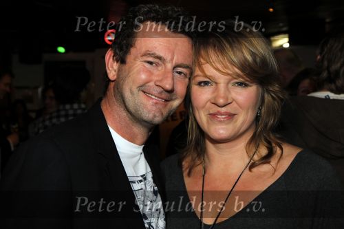 Amsterdam 15 januari 2010
Feestje vanwege 1000000 (miljoen) bezoekers bij de film komt een vrouw bij de dokter in het cobra cafe. Aanwezige cast Barry Atsma Carice v Houten Anna Drijver Dirk Zeelenberg, producent Reinout Oerlemans met zijn vrouw Danielle en schrijver Kluun met zijn vrouw.
Peter Smulders bv