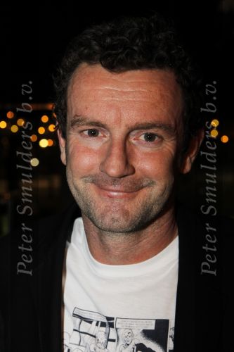 Amsterdam 15 januari 2010
Feestje vanwege 1000000 (miljoen) bezoekers bij de film komt een vrouw bij de dokter in het cobra cafe. Aanwezige cast Barry Atsma Carice v Houten Anna Drijver Dirk Zeelenberg, producent Reinout Oerlemans met zijn vrouw Danielle en schrijver Kluun met zijn vrouw.
Peter Smulders bv